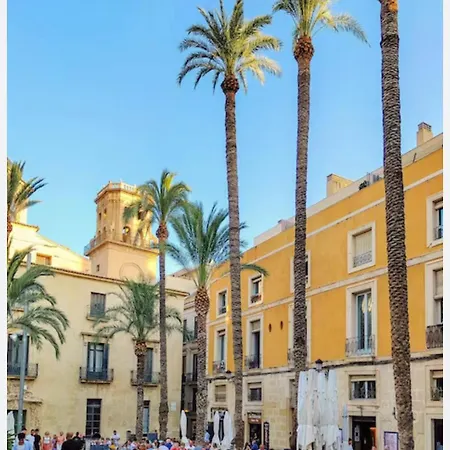 Charming & Spacious In Historic Centre & Short Walk To Alicante