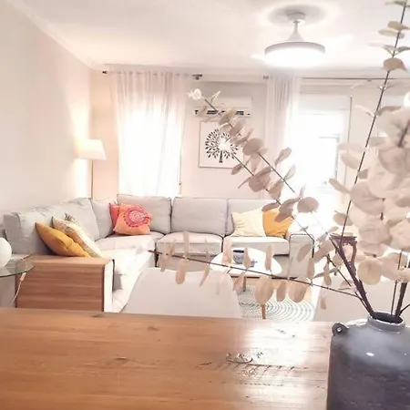 Charming & Spacious In Historic Centre & Short Walk To *
